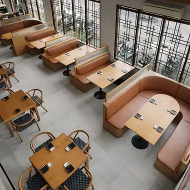 Booth seating along the windows - ENSO Japanese Fusion & Bar, Jl. Tanah Barak No.19, Canggu, Bali